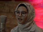 masih-ingat-bripda-nindya-pratiwi-7-potret-terbaru-polwan-cantik-yang-bersuara-merdu-kini-berhijab.jpg