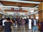 masjid-agung-syuhada-masamba-menyelenggarakan-salat-jumat-jumat-562020.jpg