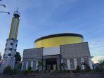 masjid-amirul-haq-yang-dibangun-di-jl-ahmad-yanikabupaten-bone.jpg