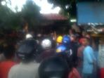 massa-menunggu-penjambret-di-jl-cendrawasih-makassar_20161015_191653.jpg