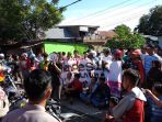 massa-yang-tergabung-dalam-forum-pemerhati-demokrasi-bersih-bantaeng_20180628_170001.jpg