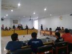 masyarakat-bowong-cindea-yang-menolak-pembangunan-laboratorium-batubara-oleh-pta.jpg