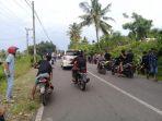 masyarakat-desa-tongke-tongke-mengubur-zulaeha-di-pekburan-umum-desa-tongke-tongke-5.jpg