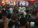 masyarakat-menyaksikan-pertunjukan-barongsai-di-acara-jappa-jo.jpg