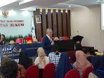 materi-di-hadapan-mahasiswa-unhas.jpg
