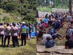 membongkar-tenda-penampungan-pengungsi-Rohingya.jpg