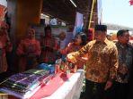 mendikbud-hadiri-perayaan-hari-aksara-internasional-ke-54-di-makassar.jpg<pf>muhadjir-efendi-menghadiri-perayaan-hari-aksara-internasional-2019-di-makassar-sabtu-792019.jpg<pf>muhadjir-efendi-nampak-selfie-di-hari-aksara-internasional-2019.jpg<pf>suasana-pembukaan-hari-aksara-international-di-makassar.jpg<pf>muhadjir-efendi-menghadiri-langsung-perayaan-hari-aksara-internasional-2019-di-makassar.jpg<pf>mendikbud-muhadjir-efendi-hadir-di-makassar.jpg