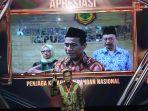 menteri-pertanian-andi-amran-sulaiman-raih-penghargaan.jpg