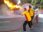 mobil-terbakar-di-ponrangae.jpg