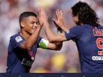 momen-kebersamaan-antara-thiago-silva-dan-edinson-cavani.jpg