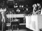 mprs-berhentikan-soekarno-sebagai-presiden-ri.jpg