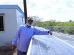 muammar-muhayyang-saat-mengecek-plts-di-pulau-sagara-kecamatan-liukang-tuppabiring.jpg