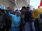 muhadjir-efendi-nampak-selfie-di-hari-aksara-internasional-2019.jpg<pf>mendikbud-muhadjir-efendi-hadir-di-makassar.jpg<pf>muhadjir-efendi-menghadiri-perayaan-hari-aksara-internasional-2019-di-makassar-sabtu-792019.jpg<pf>suasana-pembukaan-hari-aksara-international-di-makassar.jpg<pf>muhadjir-efendi-hadiri-perayaan-hari-aksara-internasional-2019.jpg<pf>muhadjir-efend-hadiri-perayaan-hari-aksara-internasional-2019.jpg<pf>muhadjir-efendi-menghadiri-langsung-perayaan-hari-aksara-internasional-2019-d