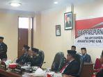 muslimin-bando-saat-menghadiri-sumpah-dan-janji-dprd-enrekang.jpg
