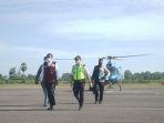 nurdin-abdullah-saat-meninjau-bandara-arung-palakka-bone-minggu-1422021.jpg