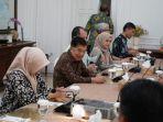 oleh-mentri-riset-teknologi.jpg