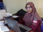 operator-sistem-informasi-data-pemilih-sidalih-kpu-barru-fitriani-amir-32_20180424_141331.jpg