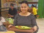owner-mie-jawa-solo-emi-susanti-55.jpg