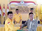 panitia-penjaringan-dpd-ii-golkar-barru-saat-menerima-formulir.jpg