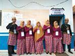 panitia-tps-004-desa-batang-kecamatan-takabonerate-menggunakan-baju-adat.jpg