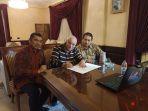 para-pelaku-usaha-mesir-melakukan-penandatanganan-kontrak-pembelian-produk-indonesia.jpg