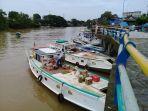 para-pemilik-kapal-di-dermaga-pangkajene-yang-belum-diberikan-aplikasinya.jpg
