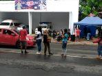 para-relawan-bencana-gempa-yang-tergabung-dalam-komunitas-seniman-ksb.jpg