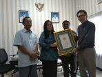 pd-parkir-makassar-raya-meraih-penghargaan-adhikarya-dharma-nusa.jpg