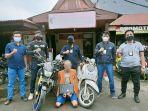 pelaku-berikut-barang-bukti-2-unit-motor-dan-satu-unit-laptop.jpg