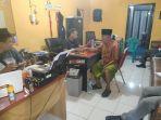 pelaku-penganiayaan-di-desa-paitana-kecamatan-turatea-saat-diperiksa-di-polres-jeneponto.jpg