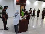 pelantikan-dan-pengambilan-sumpah-kasi-pidsus-kejari-pasangkayu-1.jpg