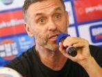 pelatih-Persija-Jakarta-Thomas-Doll-saat-konfrensi-Pers-sebelum-laga-vs-PSM.jpg