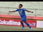 pemain-persib-bandung-febri-hariyadi.jpg