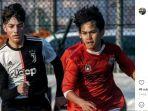 pemain-psm-di-garuda-select-m-rafly-asrul-berebut-bola.jpg