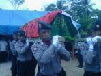 pemakaman-briptu-fauzi-yurizal-anggota-polres-lampung-tengah-20-juli-2011-lalu.jpg