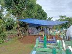 pemakaman-salah-satu-pasien-covid-19-meninggal-duania-di-barru-sabtu-2312021.jpg