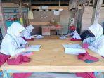 pembelajaran-luar-jaringan-di-salah-satu-sekolah-dasar-di-kabupaten-sinjai.jpg