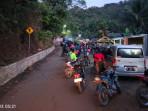 pemblokiran-jalan-di-sekitar-area-MDA-Latimojong.jpg