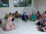 pemerintah-kecamatan-tempe-meninjau-korban-terdampak-banjir.jpg