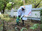 pemimpin-wilayah-bni-07-hadi-santoso-saat-menanam-pohon-secara-seremonial.jpg