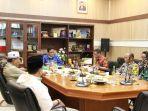 pemkab-barru-bersama-jajaran-forkopimda-dan-pemuka-agama-gelar-rapat-pencegahan-corona.jpg
