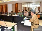 pemprov-sulsel-menggelar-rapat-cegah-corona.jpg