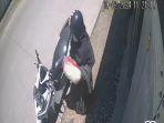 pencuri-beras-terekam-cctv-09.jpg