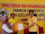 pengambilan-formulir-pendaftaran-di-kantor-dpd-ii-golkar-enrekang-kecamatan-enrekang.jpg