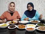 pengelola-generasi-ketiga-rm-pallu-kaloa-66-irma-kanan-dan-wardah-kiri.jpg