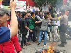 pengunjuk-rasa-dari-solidaritas-p.jpg