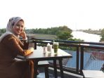 pengunjung-bersantai-di-time-out-kafe-yang-terletak-di-jl-sungai-walannae-sengkang_20180426_145239.jpg