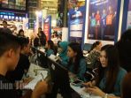 pengunjung-membeli-tiket-di-event-garuda_20170313_010033.jpg