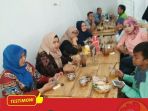 pengunjung-rm-ayam-bebek-goreng-pak-haji-uno_20170925_130203.jpg