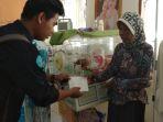 pengurus-bem-akn-pdd-sidrap-menyerahkan-bantuan-kepada-keluarga-muhammad-fajar.jpg